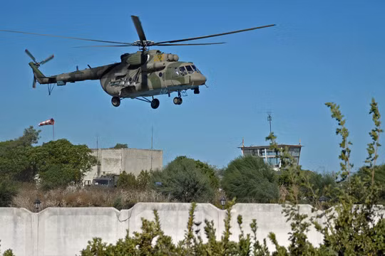 Chùm video: Cận cảnh bắt giữ các tay súng FSA bắn chiếc Mi-8 Nga