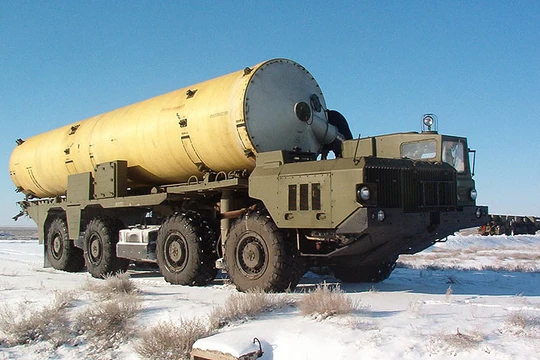 Xe vận tải tên lửa và tên lửa A-135 "Amur" 