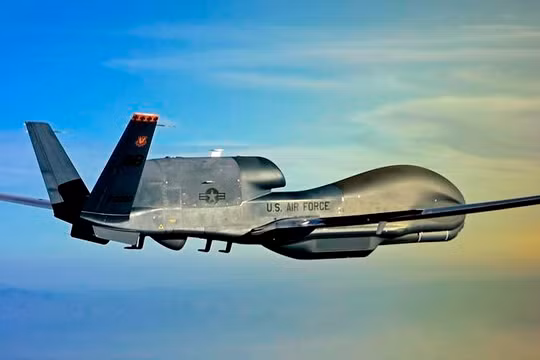 Máy bay trinh sát tầm cao Global Hawk Mỹ
