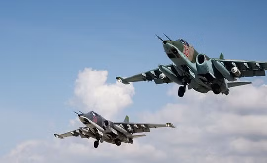 Lực lượng không quân Nga nghiền nát một đoàn xe cứu viện của IS ở Đông Hama 