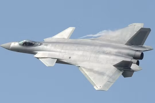 Máy bay tiêm kích tàng hình J-20, Trung Quốc