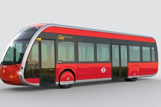 Xe buýt điện đường dài sạc nhanh London. Ảnh Electrek