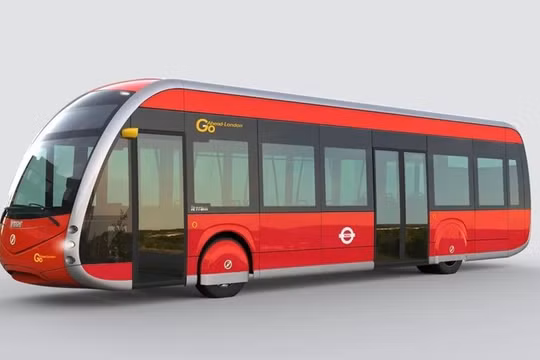 Xe buýt điện đường dài sạc nhanh London. Ảnh Electrek