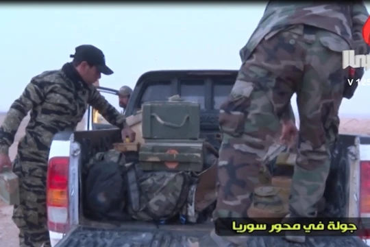 Biinh sĩ lực lượng PMU chủan bị tân công vượt biên giới Syria - Iraq. Ảnh minh họa Masdar News