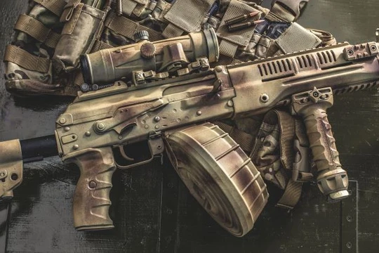 Súng trung liên hạng nhẹ RPK-16, được sử dụng để thay thế súng RPK-74.