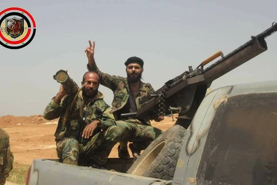 Tổ hỏa lực của lữ đoàn Lá chắn Qalamoun trên chiến trường phía đông tỉnh Hama