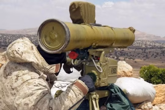 Quân đội Syria sử dụng tên lửa chống tăng Kornet. Ảnh minh họa South Front