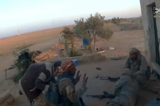 Những phần tử khủng bố IS bị Al-Qaeda hành quyết ở Hama - ảnh video "thánh chiến"