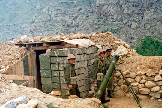 Một trần địa tiền tiêu của đồn biên phòng trên biên giới Liên bang Nga và Afghanistan. Ảnh TV Zvezda