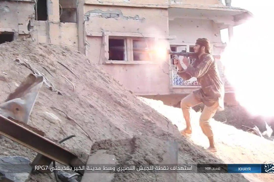 IS tiến hành cuộc phản kích trên chiến trường thành phố Deir Ezzor - ảnh minh họa Masdar News