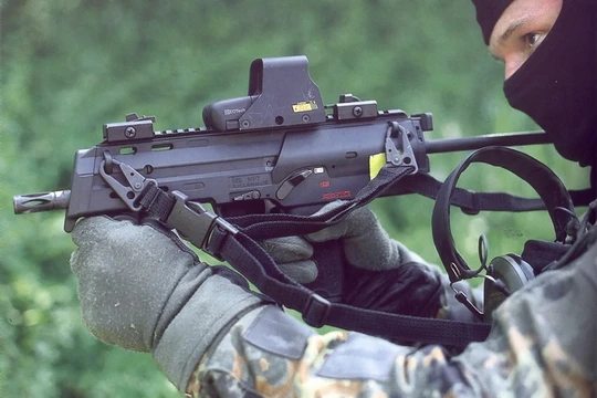 Vũ khí nguy hiểm dành cho khủng bố - súng tiểu liên cực ngắn Heckler & Koch MP7