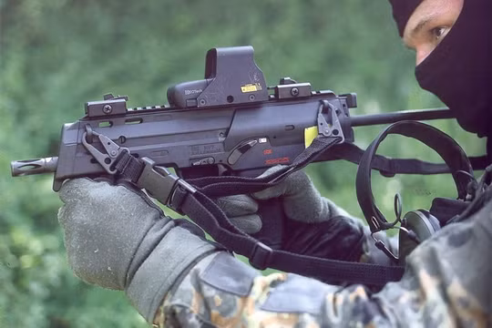 Vũ khí nguy hiểm dành cho khủng bố - súng tiểu liên cực ngắn Heckler & Koch MP7