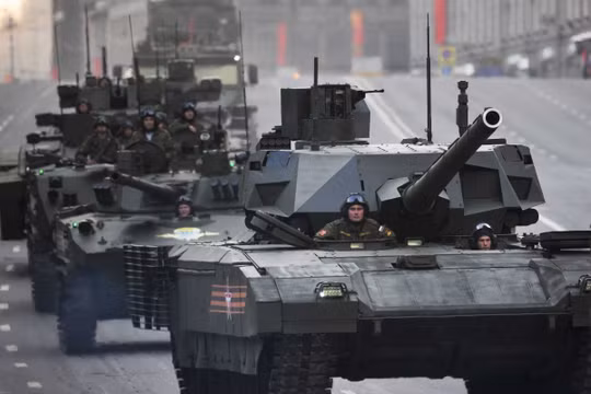 Siêu tăng Armata lần đầu tiên lộ hình hài đầy đủ