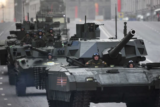 Siêu tăng Armata lần đầu tiên lộ hình hài đầy đủ