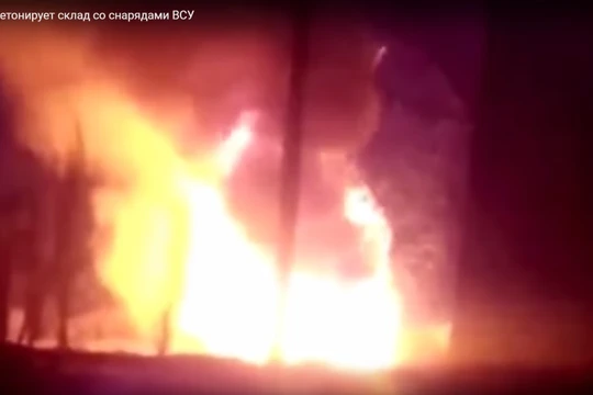 Cảnh vụ cháy nổ ở Donbass, ảnh minh họa video Riafan