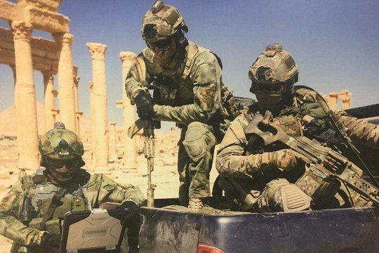 Các binh sĩ đặc nhiệm Nga trên chiến trường Syria - ảnh Rusvesna