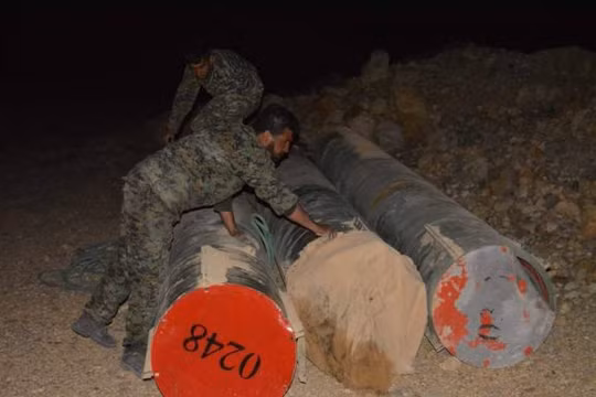 Các tên lửa đạn đạo chiến thuật tầm gần và tầm trung tại kho vũ khí ở Qalamoun