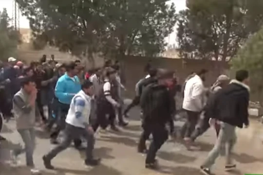 Cựu binh lực lượng nổi dậy dăng ký trở thành quân nhân lực lượng vũ trang dịa phương NDF ở Qalamoun