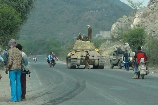 Xe tăng T-35-85 của quân đội Yemen trên Thị trấn Damt, tỉnh Dhale. Ảnh minh họa: South Front.