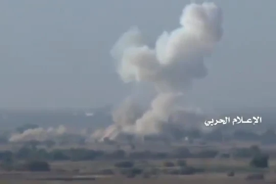 Xe tăng M60A3 của Liên minh quân sự vùng Vinh do Ả rập Xê-út dẫn đầu, bốc cháy dữ dội ở tỉnh Hajjah thuộc Yemen.