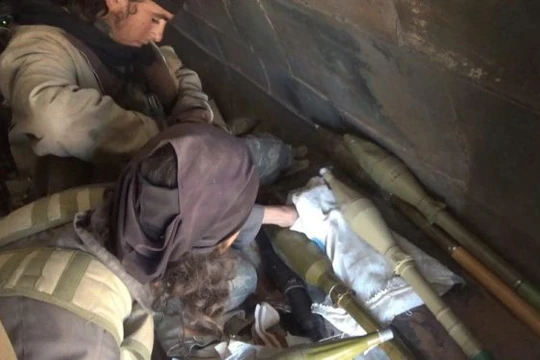 Các táy súng khủng bố IS chuẩn bị cho cuộc tấn công - ảnh trang Amaq