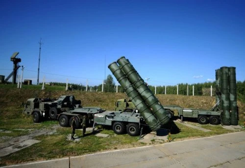 Hệ thống tên lửa phòng không S-400 "Triumph"