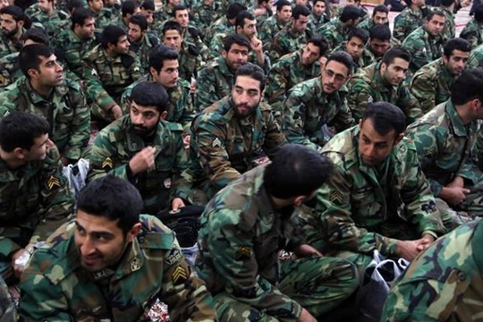 Binh sĩ thuộc lực lượng Vệ binh cách mạng Hồi giáo Iran - ảnh Masdar