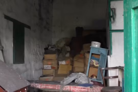 Lực lượng An ninh Lugansk phát hiện kho vũ khí của quân đội Ukraina. Anh minh họa video