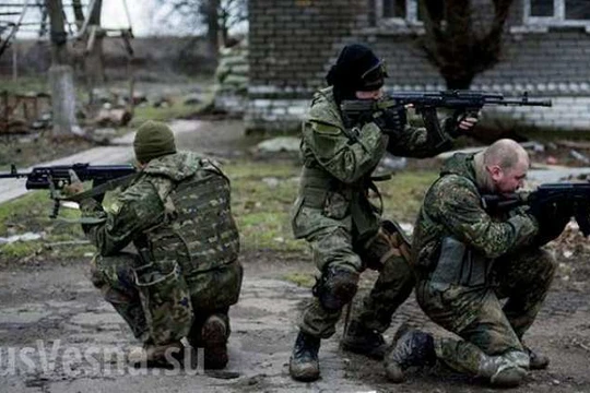 Binh sĩ quân đội Ukraina chiến đấu ở Donesk. Ảnh Rusvesna