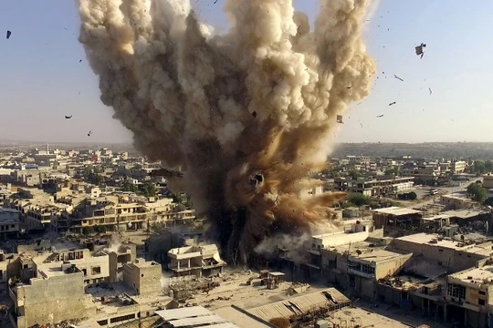 Một vụ nổ bom đường hầm ở ngoại ô thủ đô Damascus