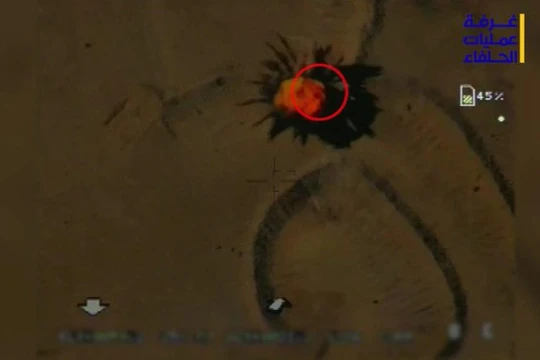 Máy bay không người lái IRGC Iran tấn công trận địa của IS trên sa mạc tỉnh Deir Ezzor