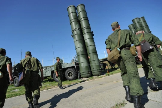 Sốc: Nga bắt đầu "giương" tên lửa S-400 trên không phận Syria
