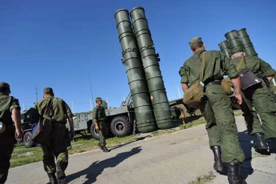 Sốc: Nga bắt đầu "giương" tên lửa S-400 trên không phận Syria