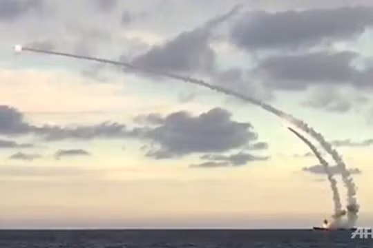 Hải quân Nga phóng tên lửa Kalibr vào khu vực tỉnh Idlib - ảnh minh họa Masdar News