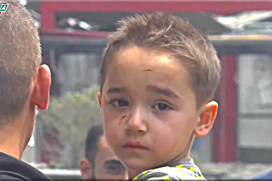 Video: Chiến tuyến điên rồ trong thành phố khổng lồ Aleppo