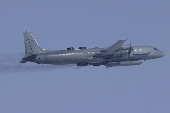 Máy bay trinh sát IL - 20