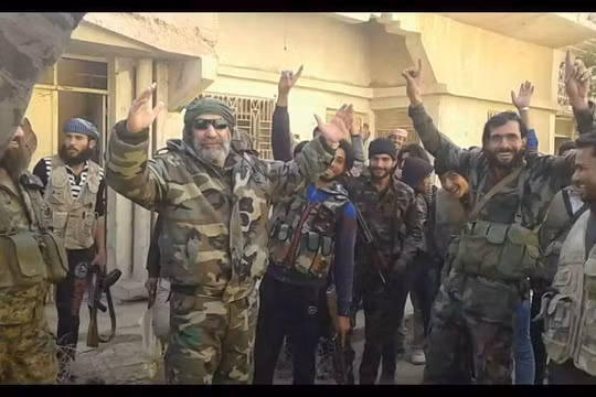 Lữ đoàn dù 104 đánh chiếm cửa ngõ phía tây thành phố Deir Ezzor