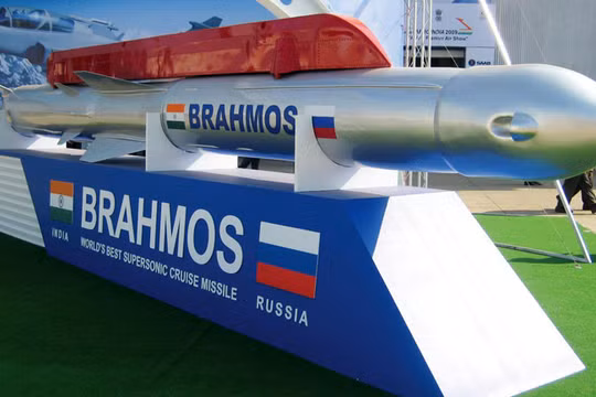Nga - Ấn chuẩn bị xuất khẩu tên lửa BrahMos cho Việt Nam