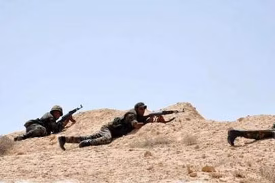 Tấn công sân bay Deir Ezzor, IS tiếp tục nướng quân