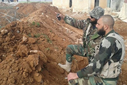 Các chỉ huy lực lượng Tigers trên chiến trường Aleppo