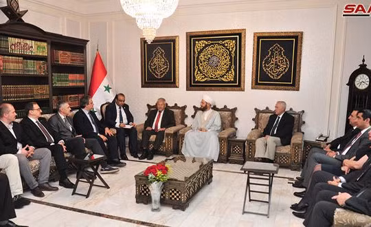 Lãnh tụ luật Hồi giáo tối cao Syria gặp phái đoàn nghị viên châu Âu. Ảnh Muraselon