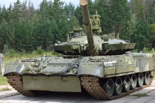 Xe tăng T-80M2, Object 219AM2 được hoàn thiện bởi các kỹ sư tăng thiết giáp St. Petersburg. Ảnh minh họa Rusian Gazeta