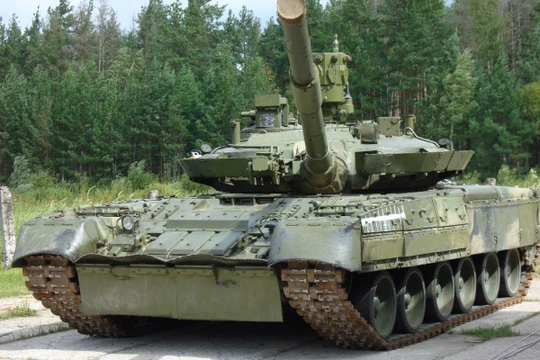 Xe tăng T-80M2, Object 219AM2 được hoàn thiện bởi các kỹ sư tăng thiết giáp St. Petersburg. Ảnh minh họa Rusian Gazeta