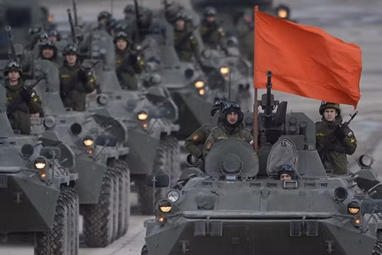 Đoàn diễu binh hùng mạnh của quân đội Nga.