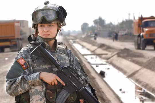 Chiêm ngưỡng vẻ đẹp “gai góc” của nữ binh sỹ Mỹ