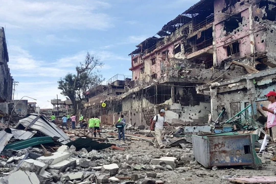 Thành phố Marawi tan hoang sau những trận đánh và các cuộc không kích
