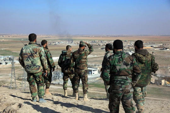 Binh sĩ Syria trên chiến trường Trại Tị nạn Handarat, Aleppo