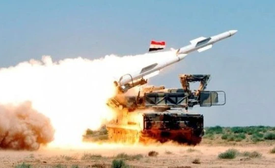 Tên lửa ơhong không Syria phóng đạn - ảnh minh họa Muraélon