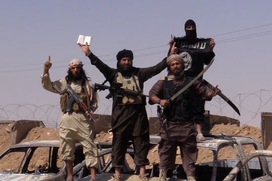 IS phá hoại cả nghĩa trang người Công giáo ở Deir Ezzor