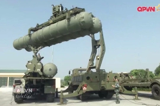 Bộ đội tên lửa S-300 trung đoàn 64 huấn luyện sẵn sàng chiến đấu